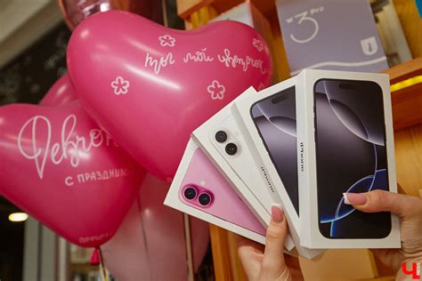 Бум подарков к 8 Марта: гаджеты и сладости лидируют в заказах на Ozon