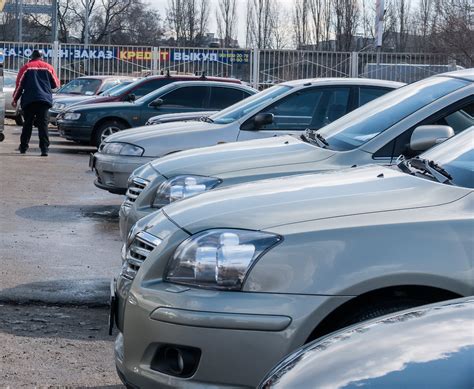 Как меняется стоимость подержанных автомобилей: неожиданные тенденции и причины