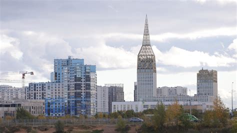 Почему инвестиции в китайскую недвижимость начали падать в начале года — что происходит и чего ждать