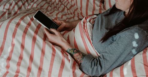 Почему подростки ложатся поздно: биология превыше гаджетов