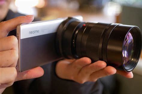 realme и Наото Фукасава представили аксессуары для смартфонов, которые приятно держать в руках