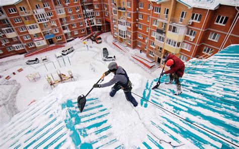 Сорвавшийся с крыши при чистке снега: новгородцу спасли жизнь врачи трёх клиник