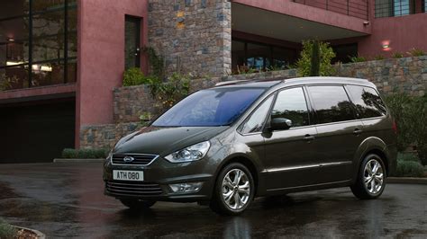 Выбираем семейный автомобиль: лучшие минивэны и универсалы 2026